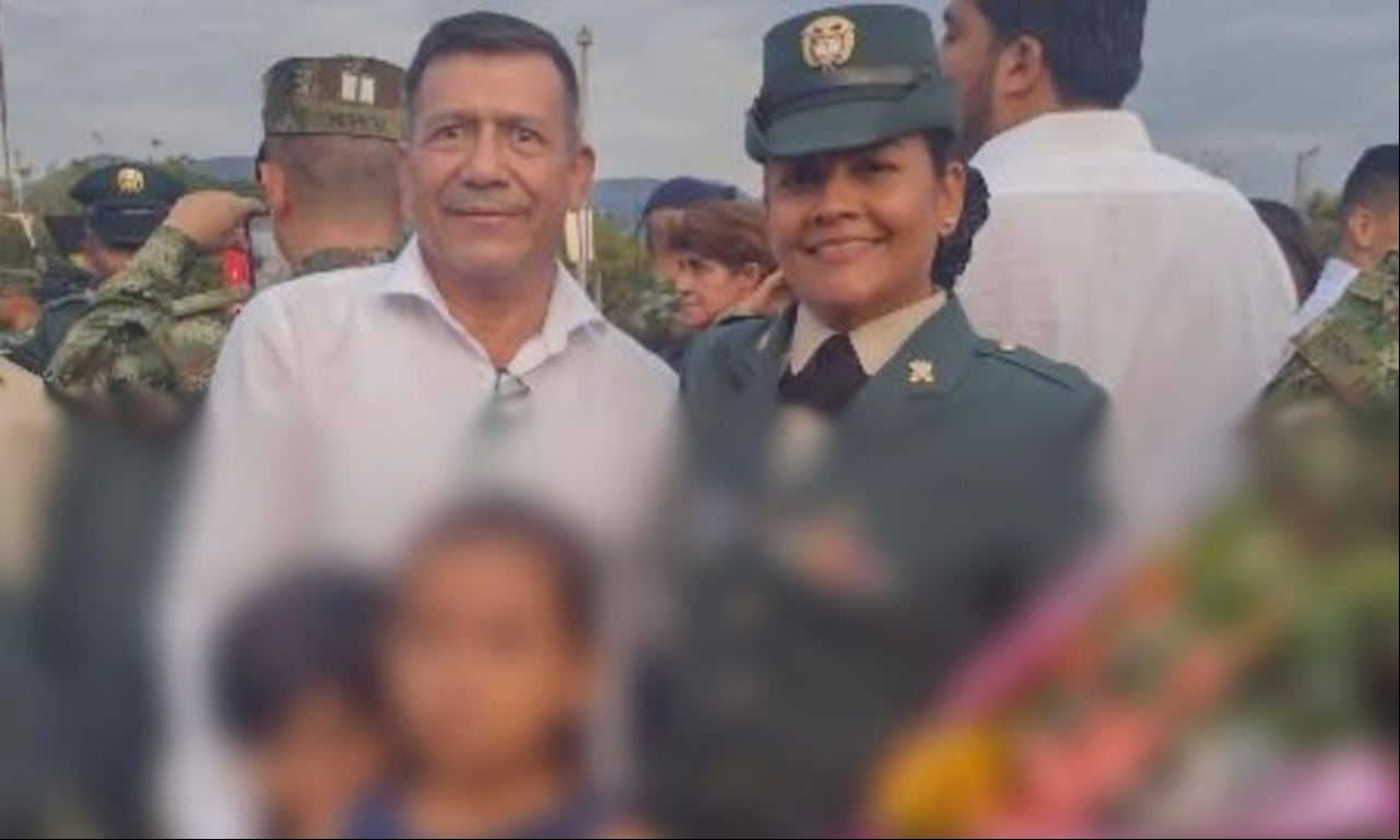 Sargento Ghislaine Karina Ramírez, secuestrada por el Ejército de Liberación Nacional (ELN) en Arauca,
junto a sus dos hijos y a su padre. Suministrada por Gerardo Ramírez, Ejército Nacional.