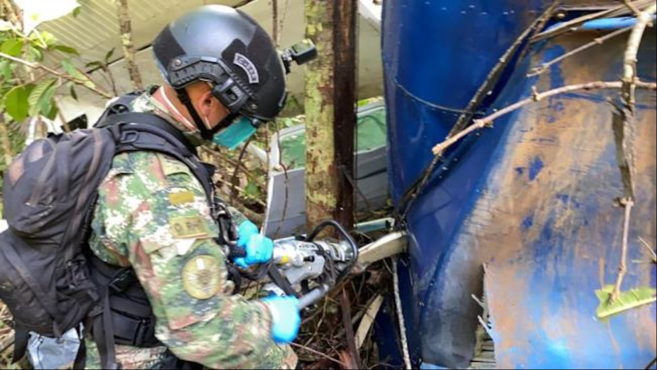 Rescate de los cuerpos de las personas que murieron en la avioneta accidentada en Caquetá.