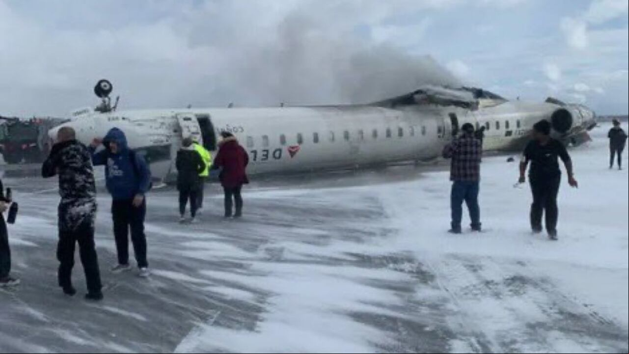 Reportan un accidente de avión en el aeropuerto de Toronto, Canadá.