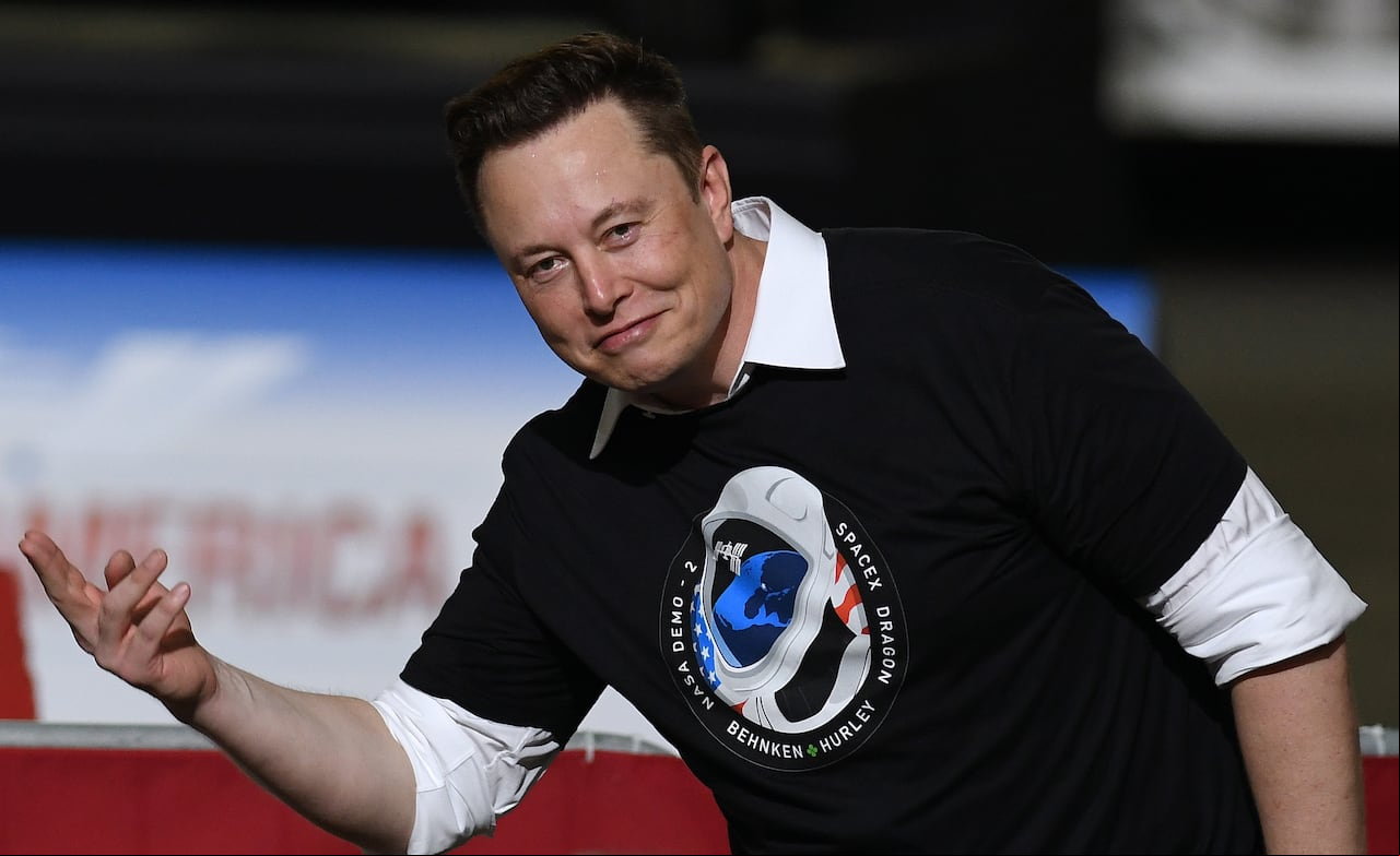 Colaboraciones entre el gobierno estadounidense y las empresas de Musk en temas de defensa satelital y ciberseguridad, habría llegado a manos de actores externos antes de que se completaran las revisiones internas de seguridad.