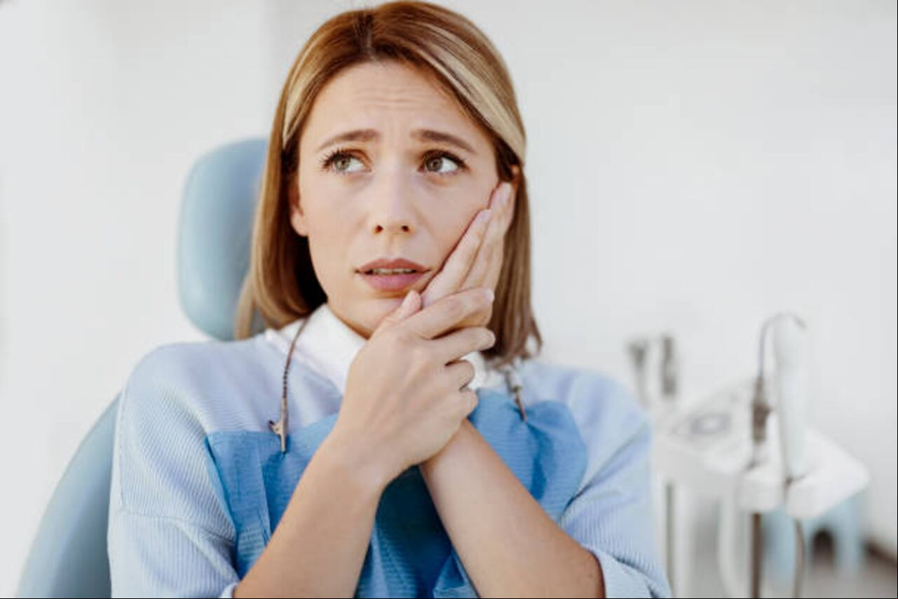La mayor parte de la población colombiana, (61.8% de personas mayores de 18 años), presenta periodontitis en diferentes grados de severidad