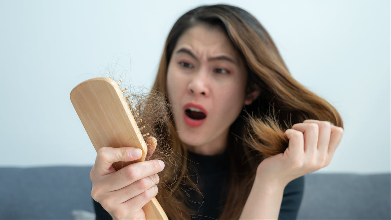Esta afección puede generar a que el cabello comience a deteriorarse.