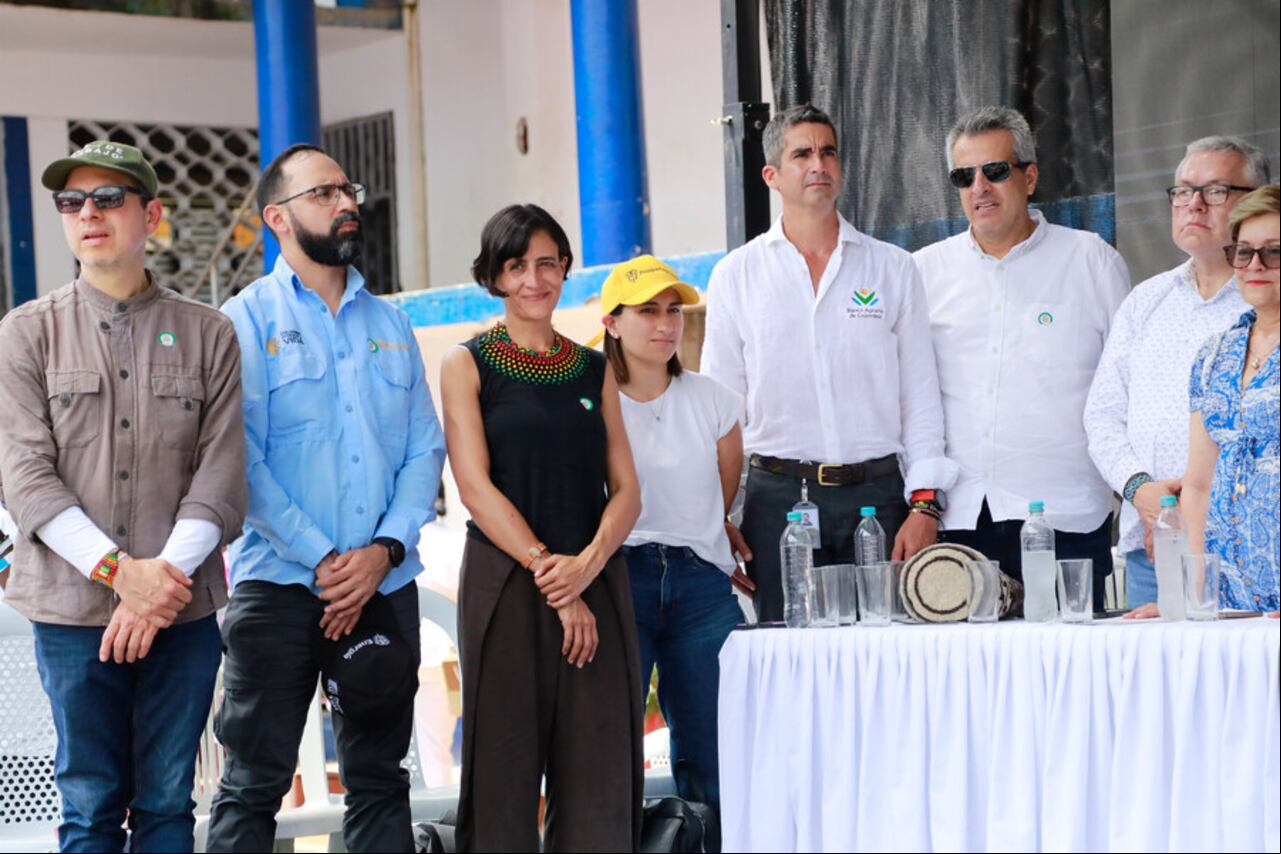 Ministros y funcionarios del Gobierno Petro en la toma del Pacífico colombiano.