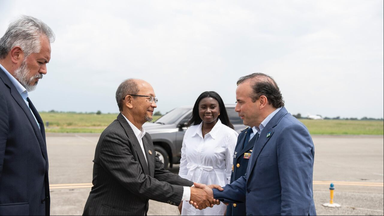 Llegada a Cali de Leslie Voltaire, Presidente de Consejo Presidencial de Transición Haití.
