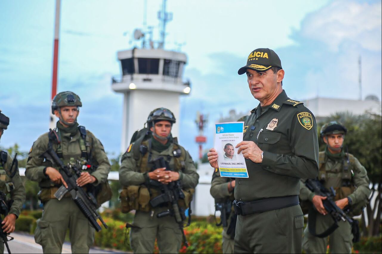 El director de la Policía, general William Salamanca, ya está en Barrancas, La Guajira, para dirigir rescate del padre de Luis Díaz.