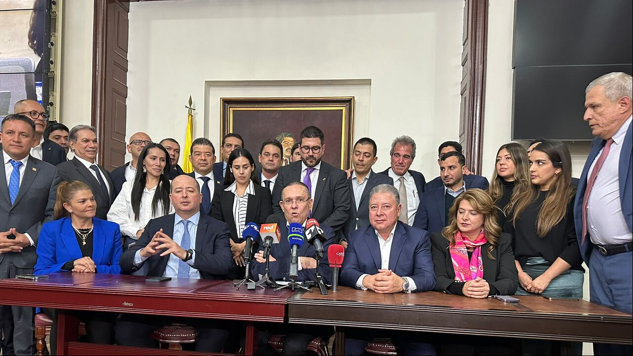Partido Conservador se declara en independencia.