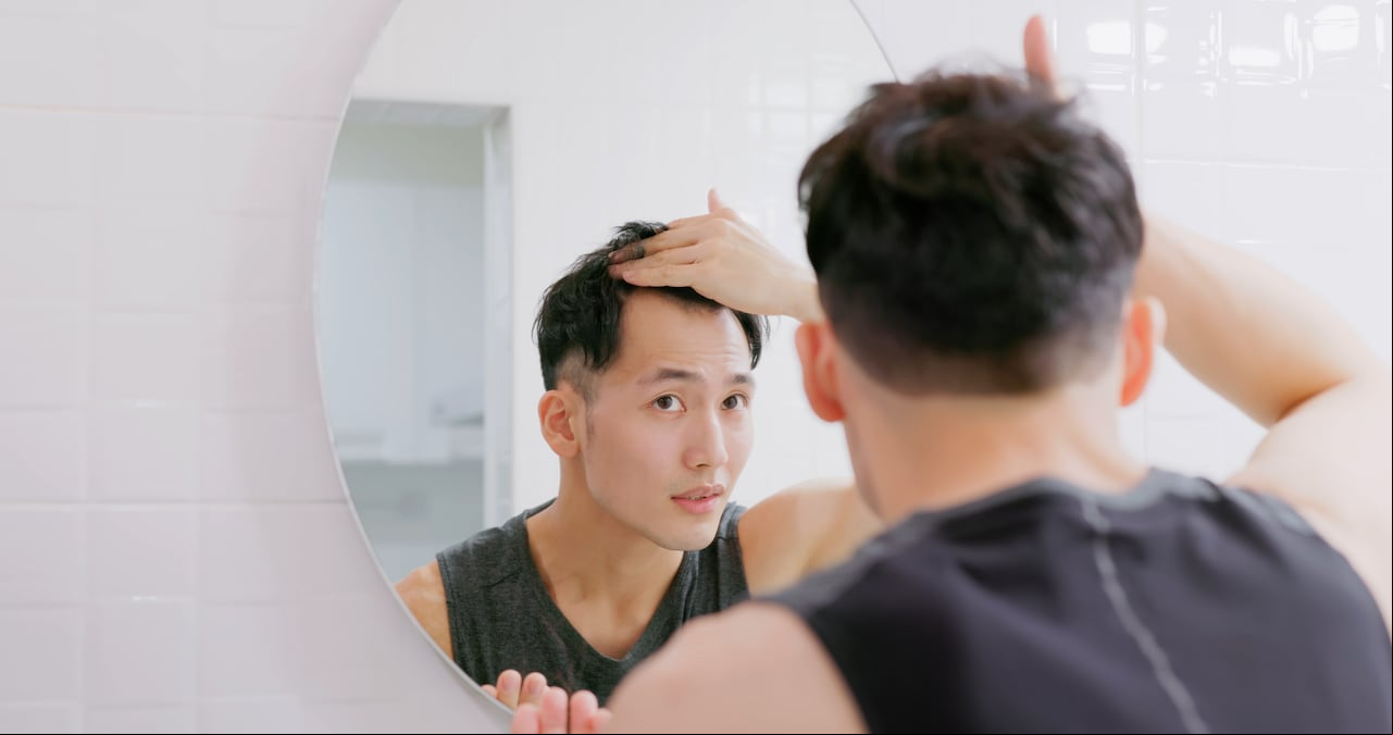Conozca los secretos de belleza ancestrales que pueden ayudar a prevenir las entradas en el cabello y promover un crecimiento fuerte y saludable.