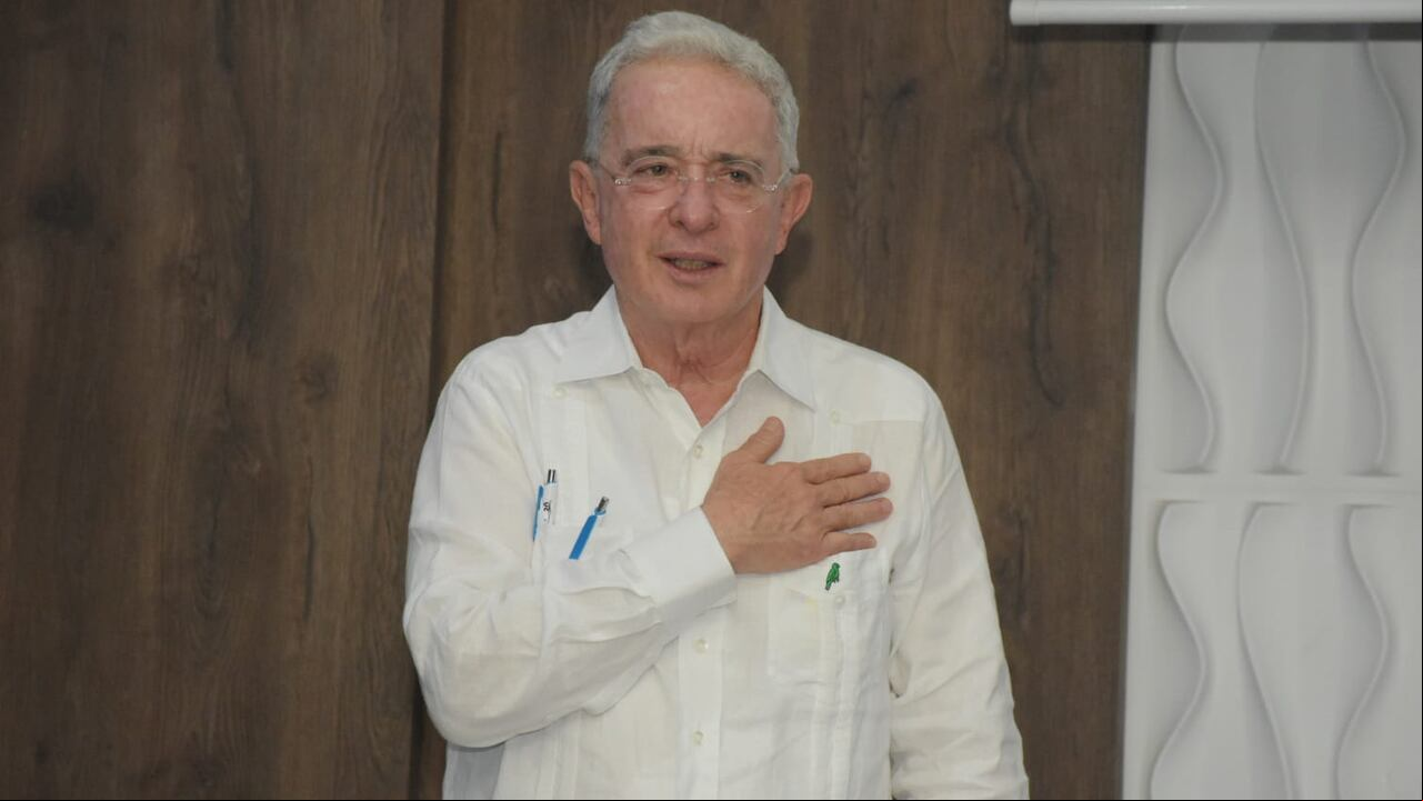 Visita Expresidente Álvaro Uribe a Santiago de Cali para la presentación de los candidatos por el Centro Democrático a las Elecciones Regionales.