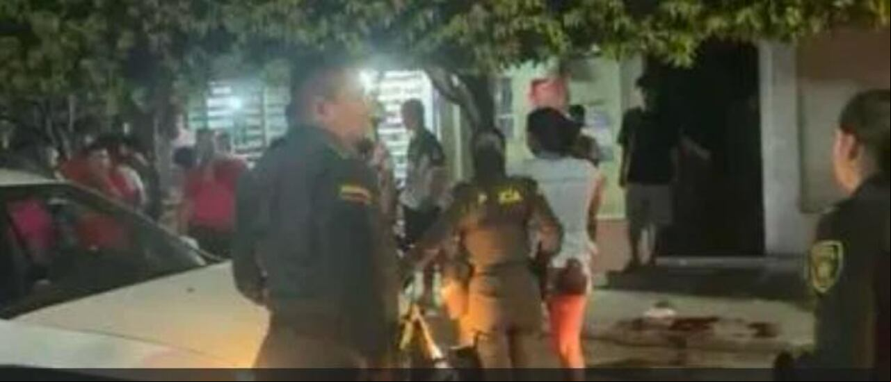 La víctima del atentado sicarial se econtraba con su familia a altura de la Calle 2 con Carrera 39, frente a un establecimiento reconocido de comidas rápidas.
Foto tomada de redes sociales