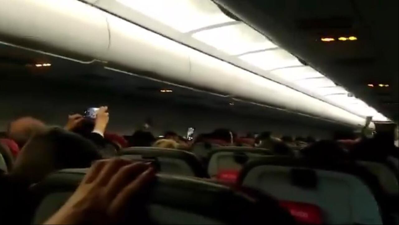 Los hechos quedaron grabados en algunos materiales audiovisuales tomados por parte de los pasajeros.