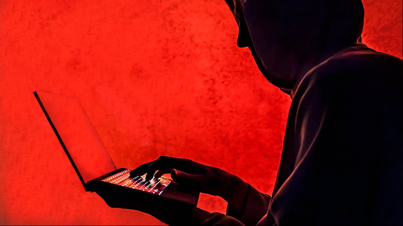 Evitar ser víctima de estafas digitales es posible con cinco sencillos pasos. Aquí te mostramos cómo.