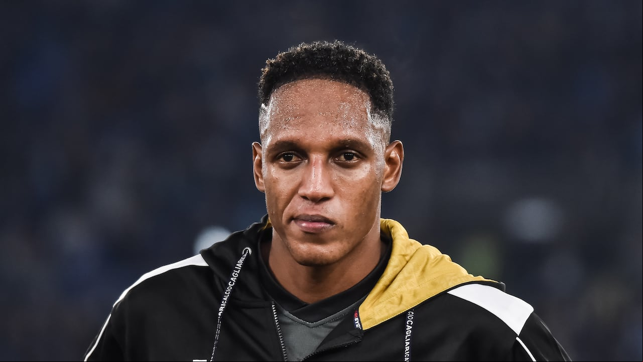 ROME, ITALY - NOVEMBER 04: Yerry Mina of Cagliari looks on during the Serie A match between SS Lazio and Cagliari at Stadio Olimpico on November 04, 2024 in Rome, Italy. (Photo by Ivan Romano/Getty Images)