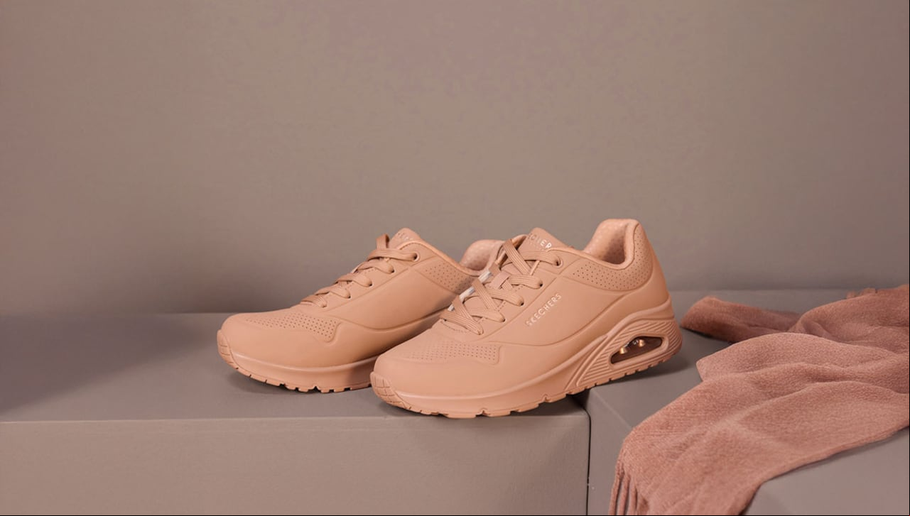 Skechers The UNO se caracterizan por sus llamativos colores y diseño vanguardista.