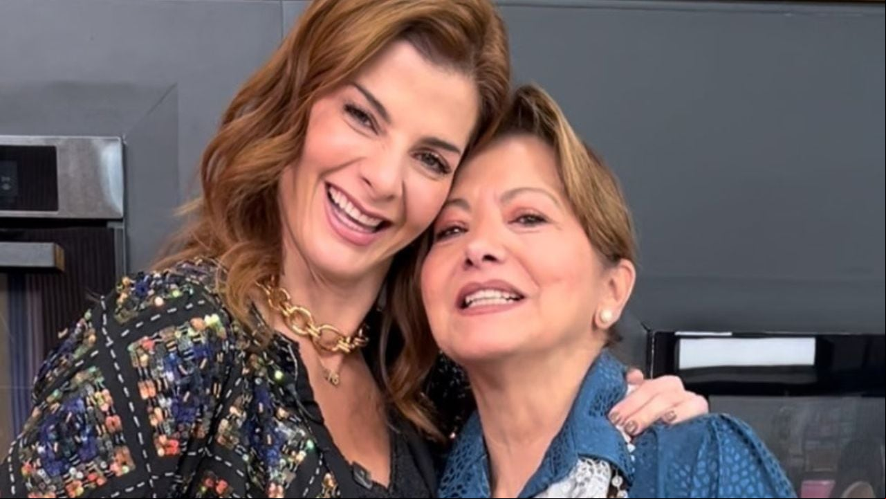 Salen a la luz varios videos de la mamá de Carolina Cruz, participando en concurso de canto y sorprendió con su imponente voz