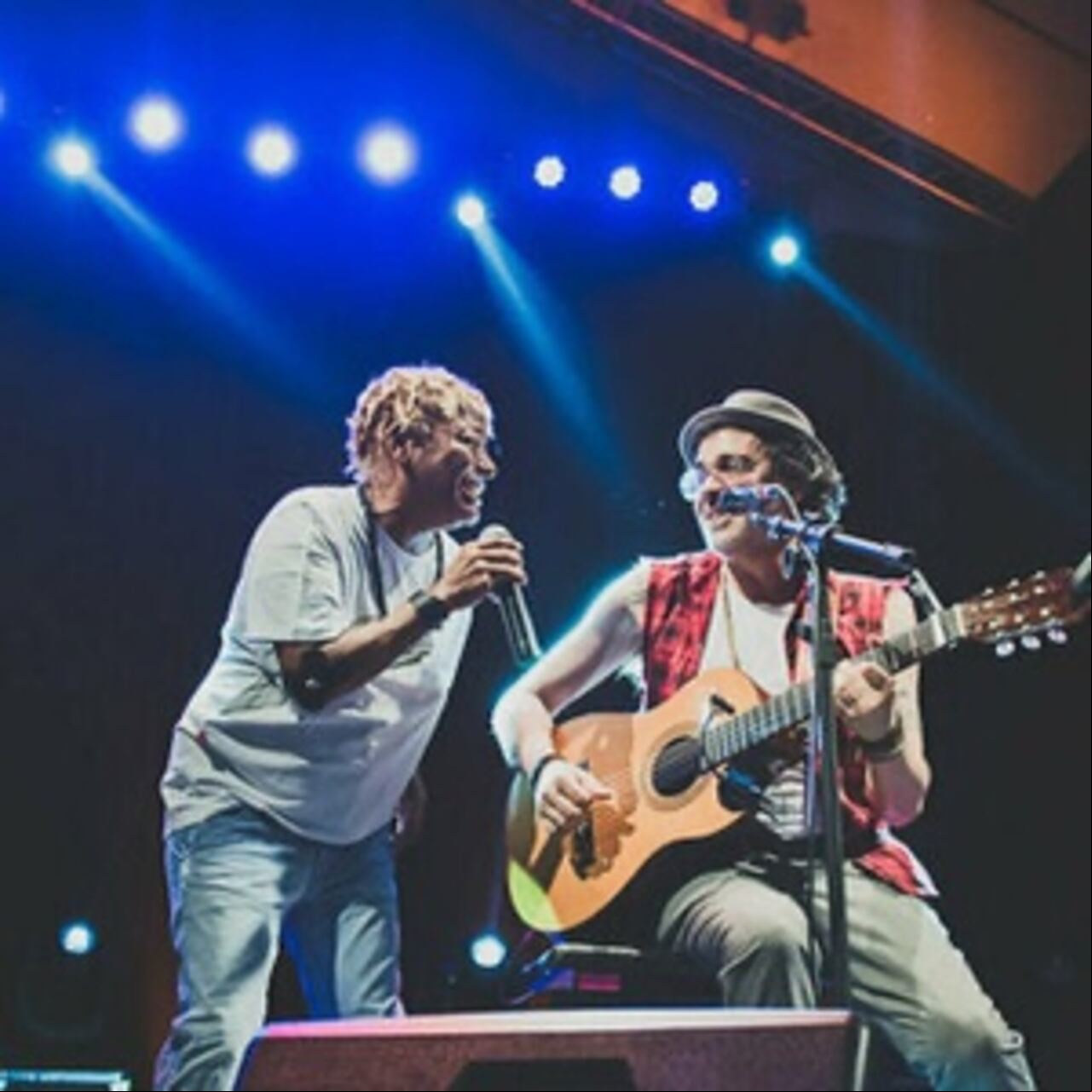 Mart'nália y Paulinho Moska dieron un concierto inaugural en el FIAV de Bogotá el 4 de octubre de 2024.