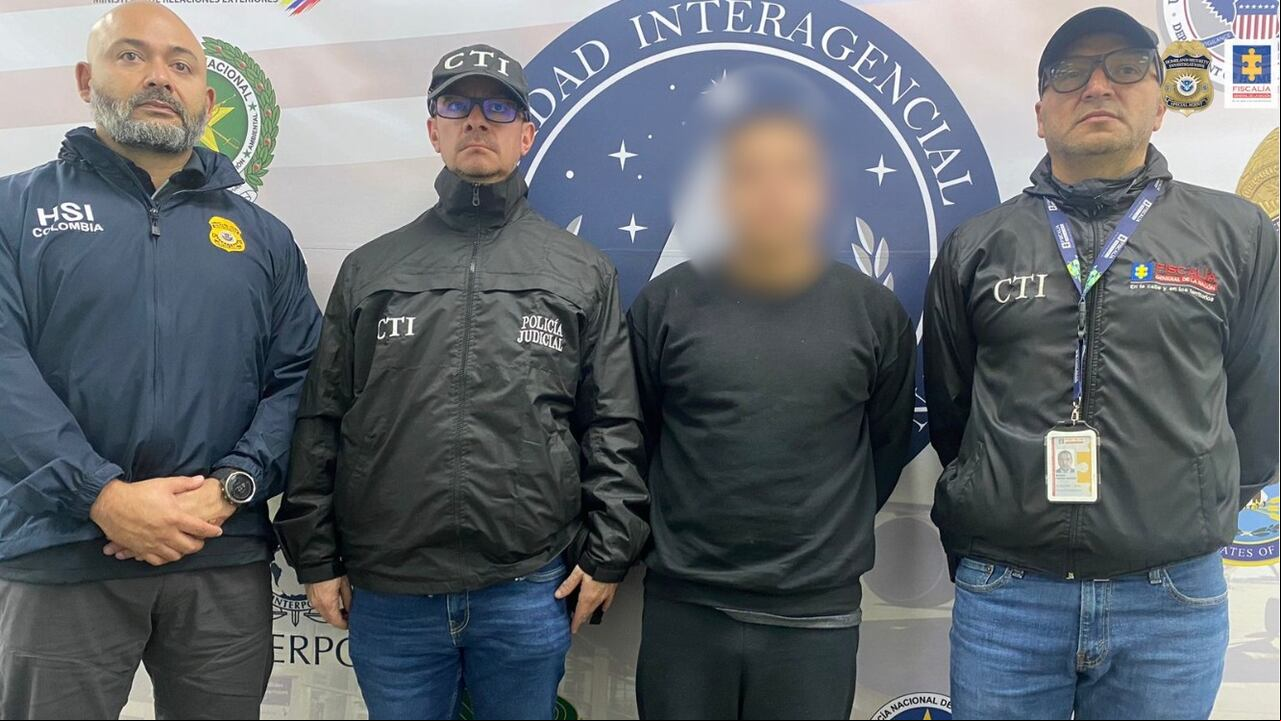 El señalado agresor presuntamente ó a una red criminal y escapó por el ‘Tapón del Darién’ hacia Panamá, por lo que Interpol emitió una notificación azul en su contra.