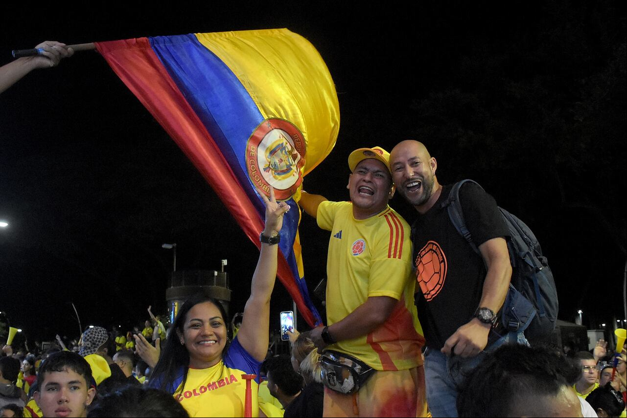 Celebración Triunfo de Colombia desde el boulevard del río.