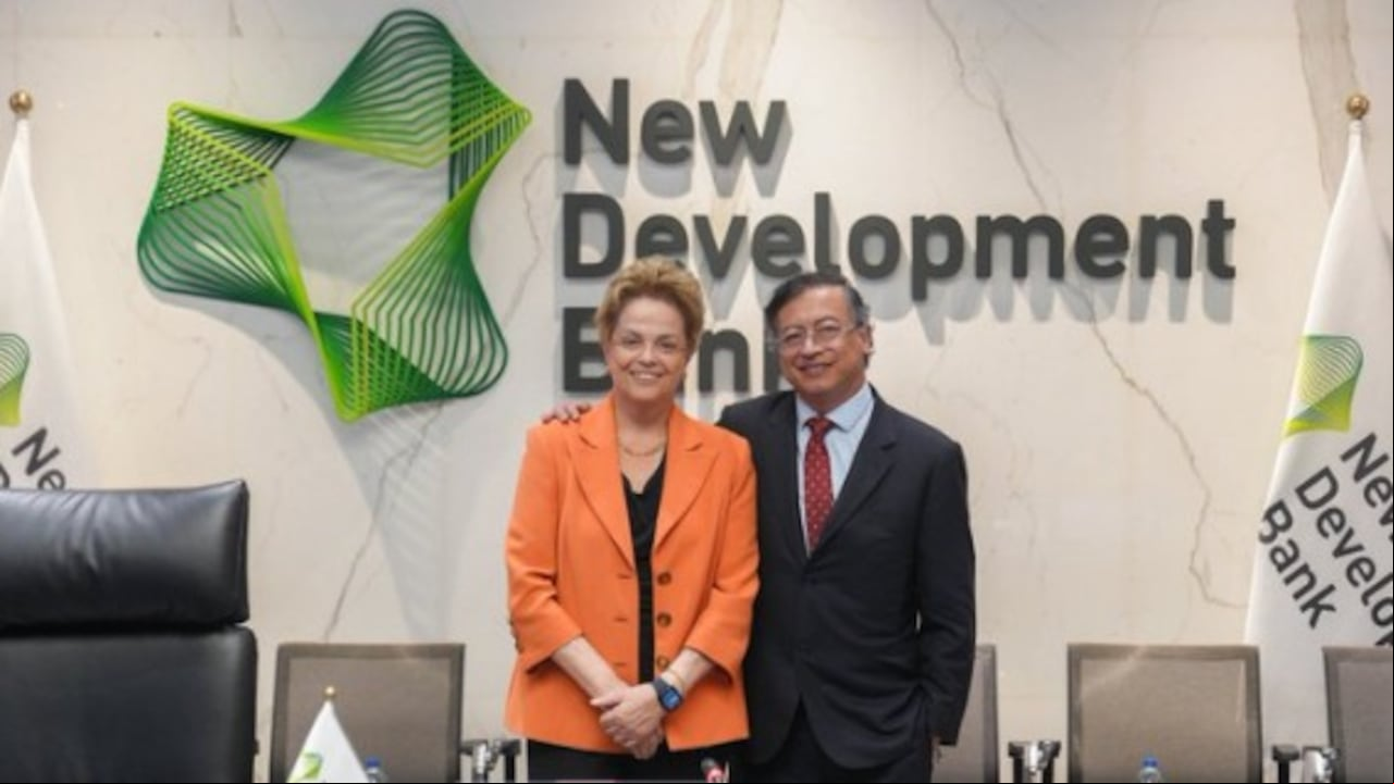 Presidente Petro, junto a la titular del Nuevo Banco de Desarrollo (NBD) y expresidenta de Brasil, Dilma Rousseff