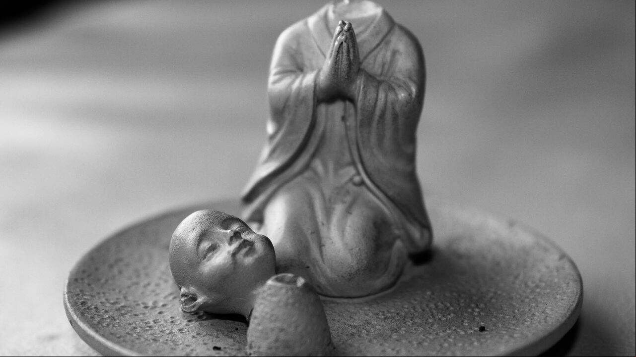 Investigue cómo la presencia de un Buda dañado puede afectar la energía del hogar, según las directrices del Feng Shui.