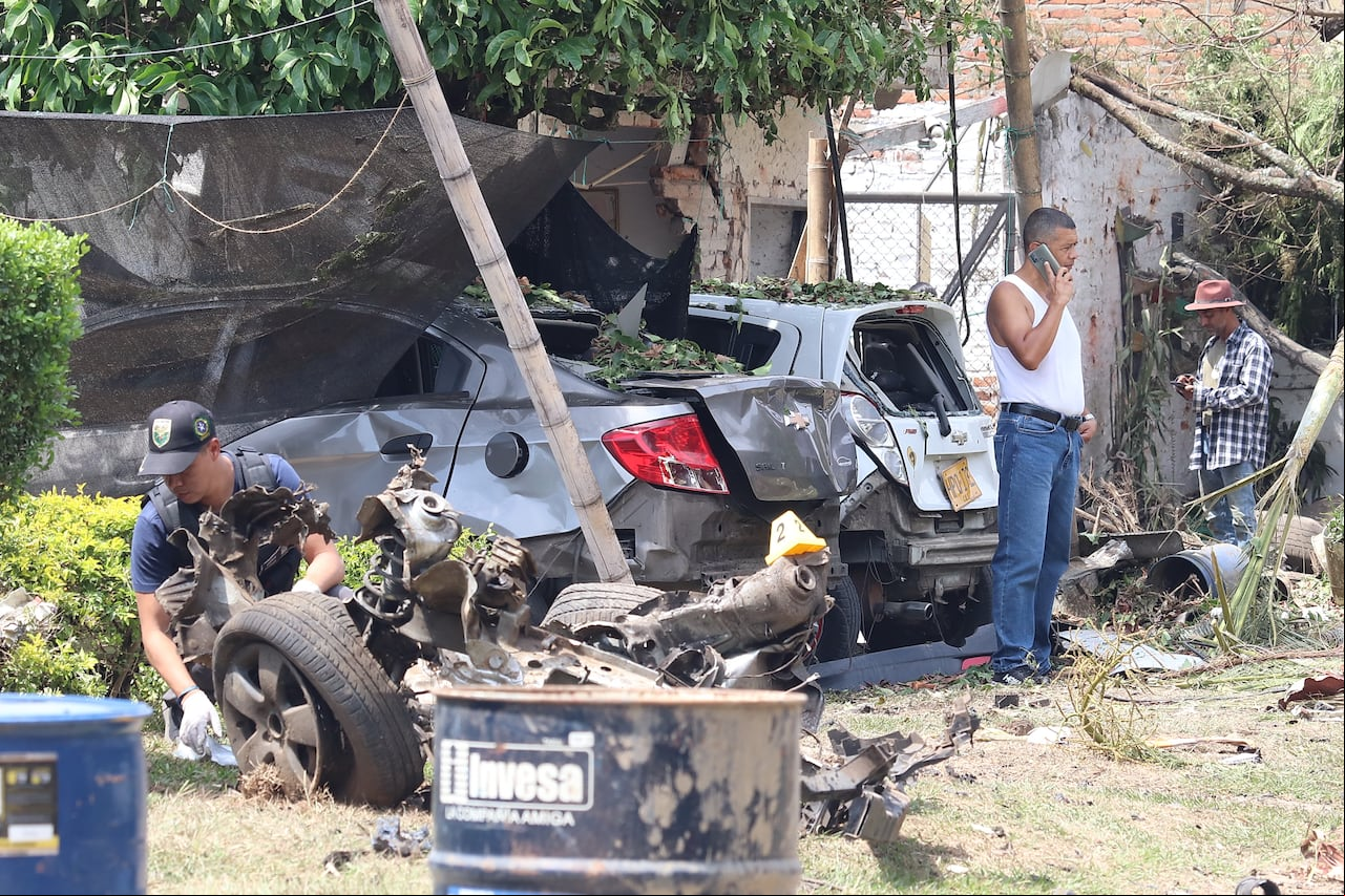 Atentado terrorista con carrobomba en Potrerito corregimiento de Jamundí Valle del Cauca