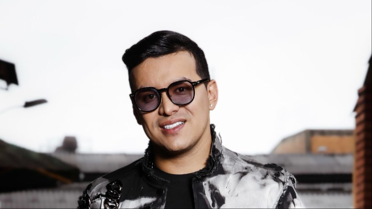 Yeison Jiménez canta música popular