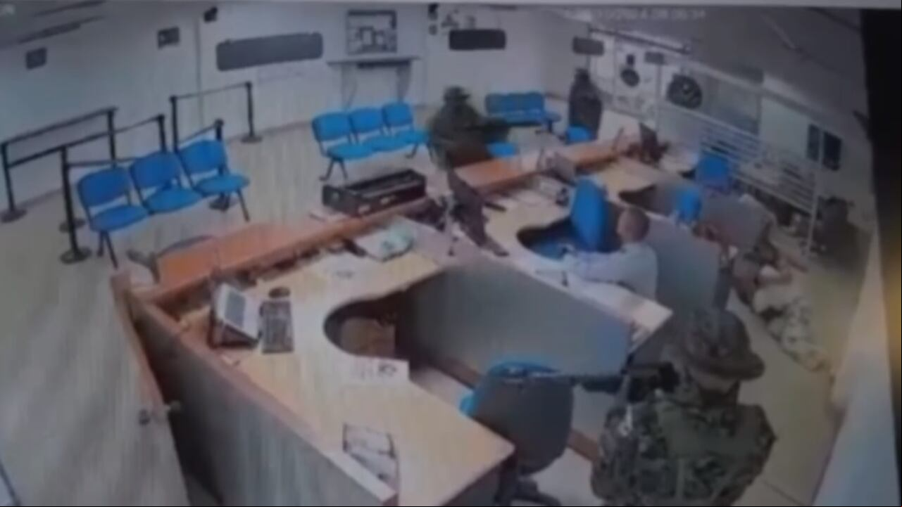 Disidentes del frente Dagoberto Ramos de las Farc asaltaron en la mañana de este martes 8 de octubre la sede del Banco Agrario del municipio de Corinto, Cauca.