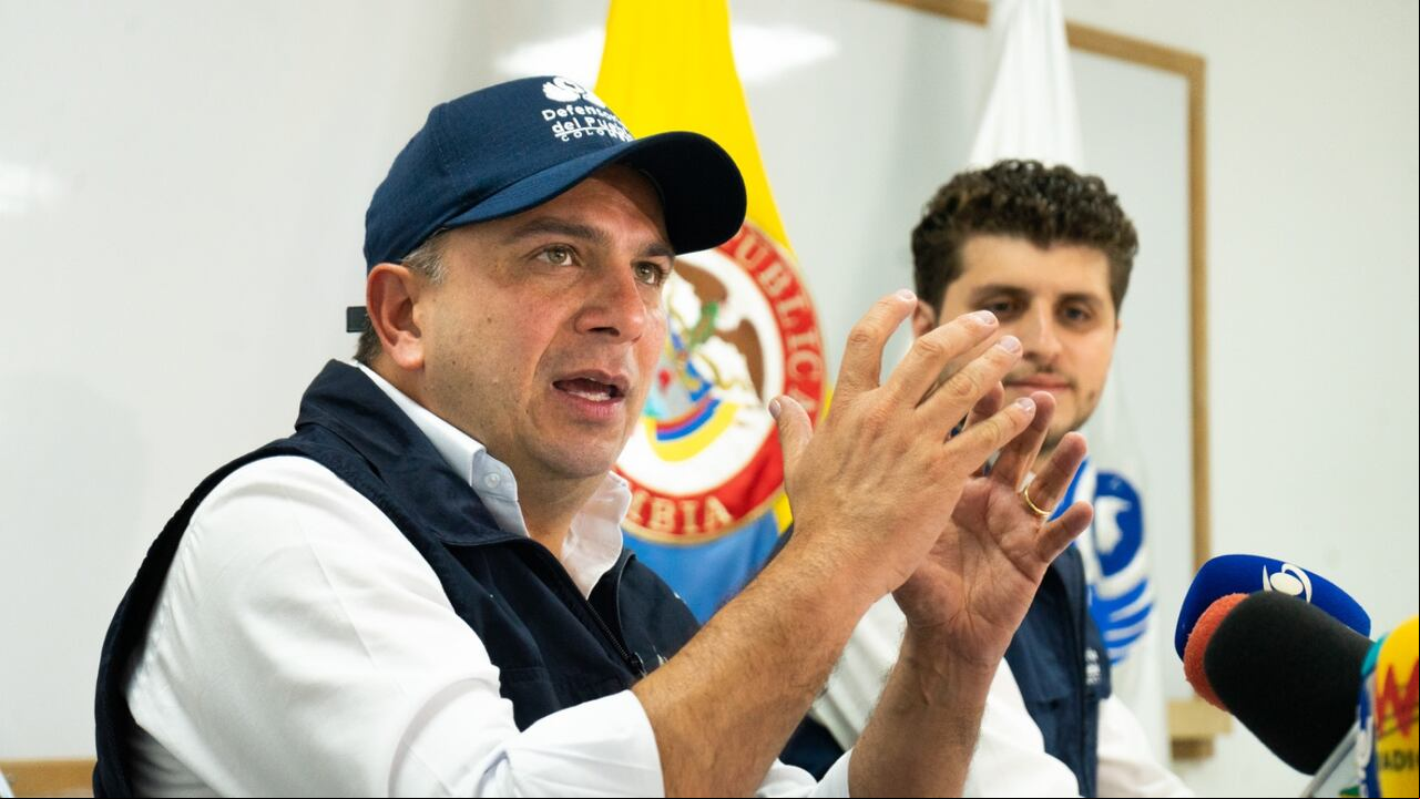 Defensor del Pueblo, Carlos Camargo.