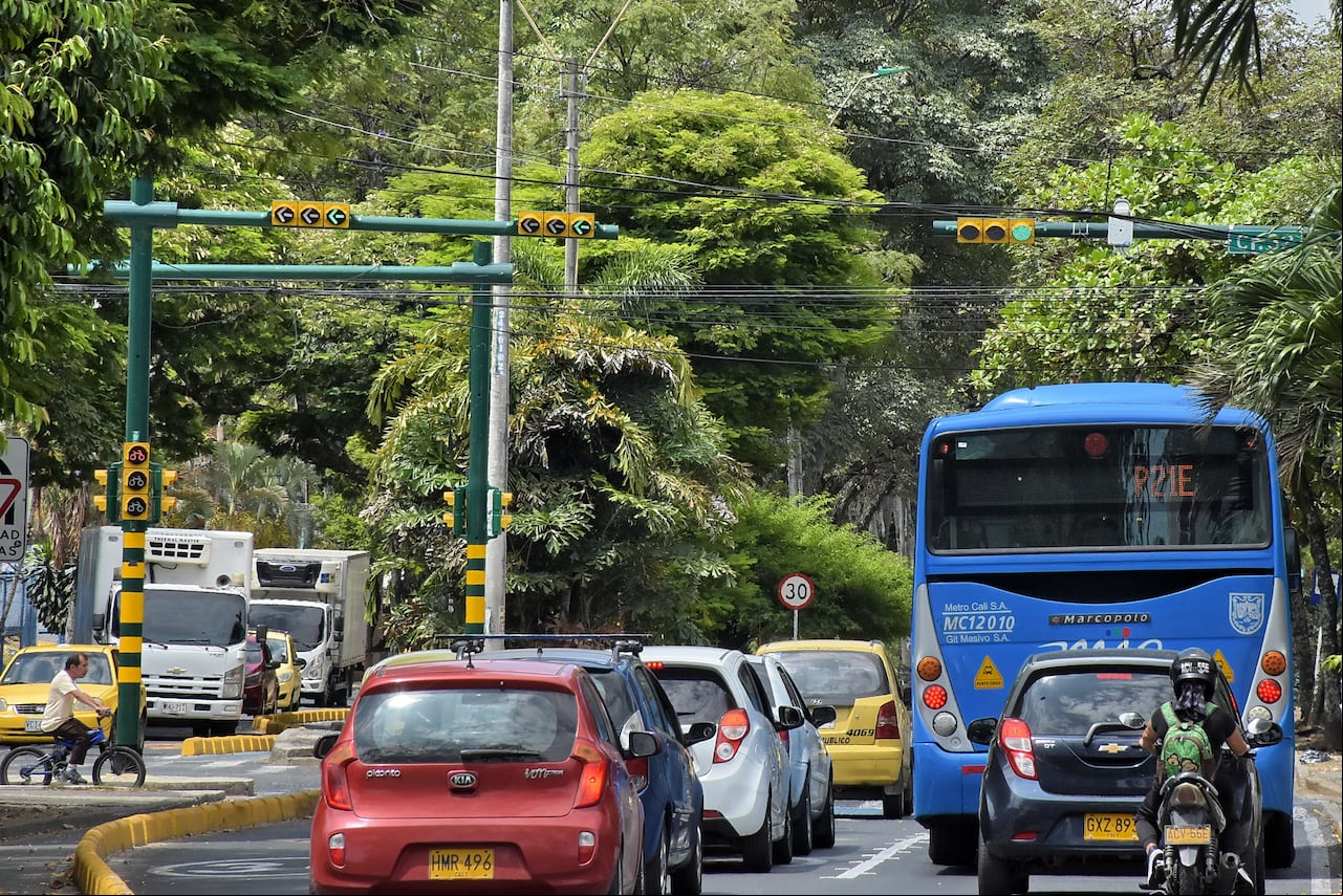 Instalación de Semáforos Inteligentes en Cali