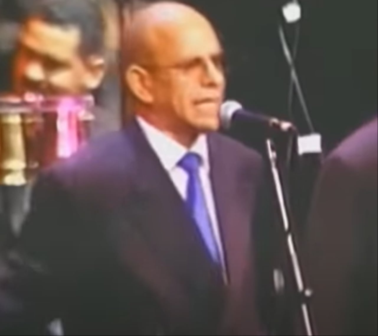 Pupy Cantor interpretando su famosa e icónica canción 'El Callejero'