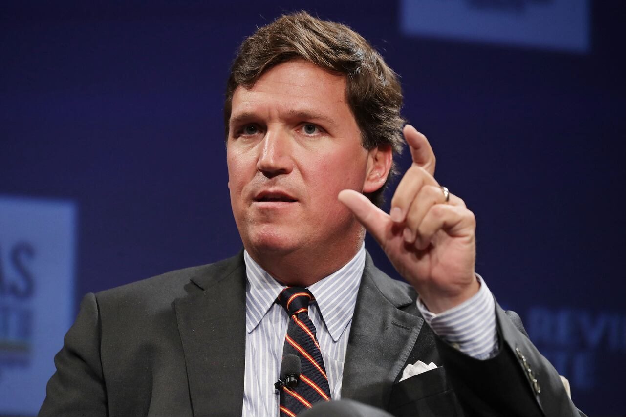 Tucker Carlson ahora presentará su programa en Twitter.