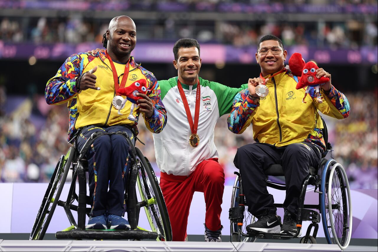 Mauricio Valencia y Diego Meneses obtuvieron medalla de plata y bronce en lanzamiento de jabalina en la categoría F34 en los Juegos Paralímpicos de París 2024.