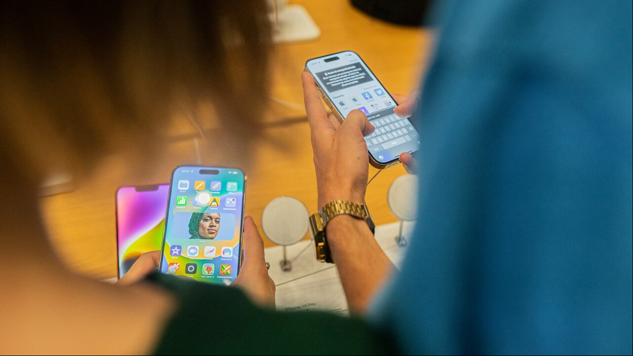 iPhone // Apple