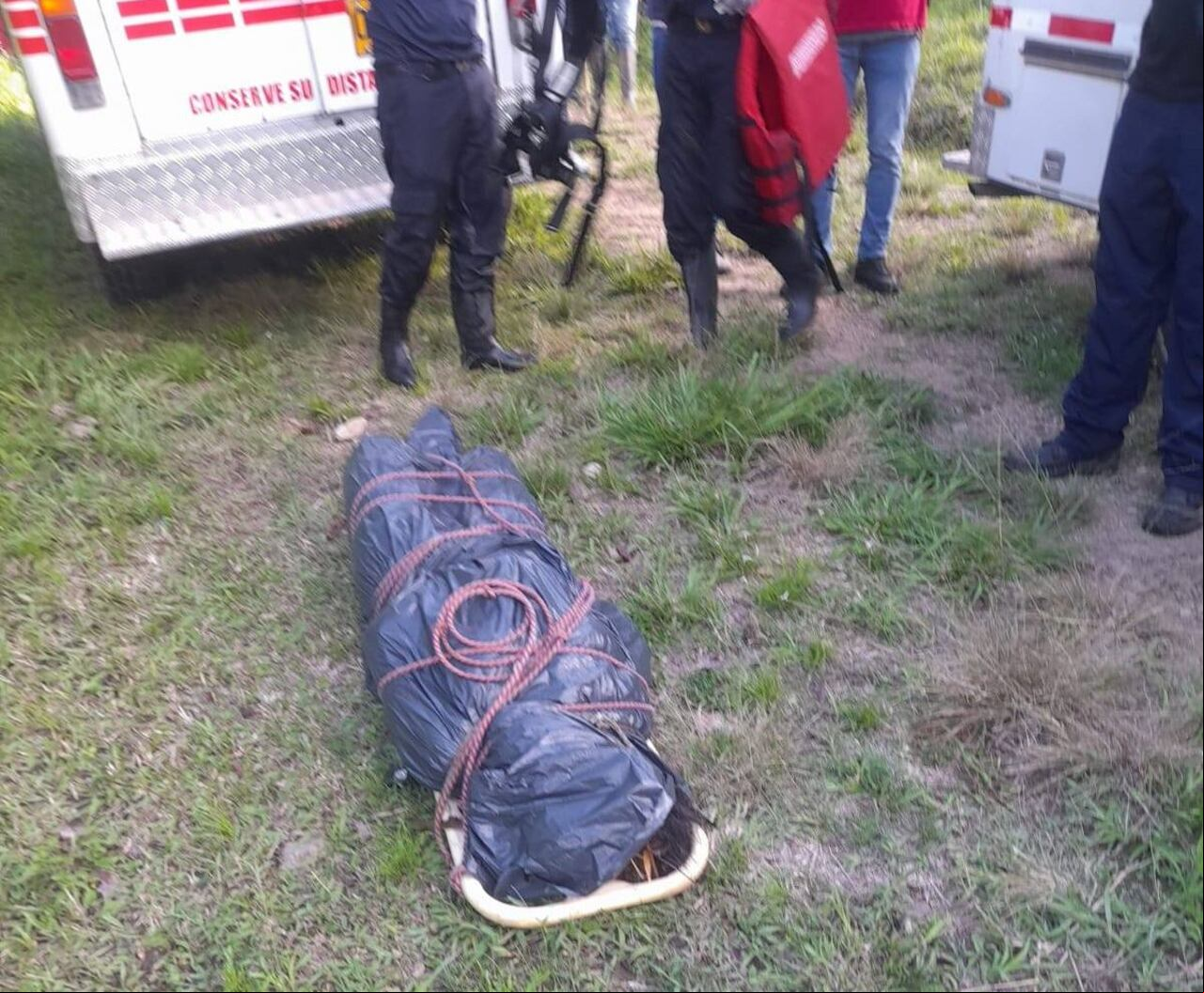 Los bomberos de este municipio del occidente del Huila fueron los encargados de sacar el cadáver de la joven, el cual permanecía en mitad del río La Plata.