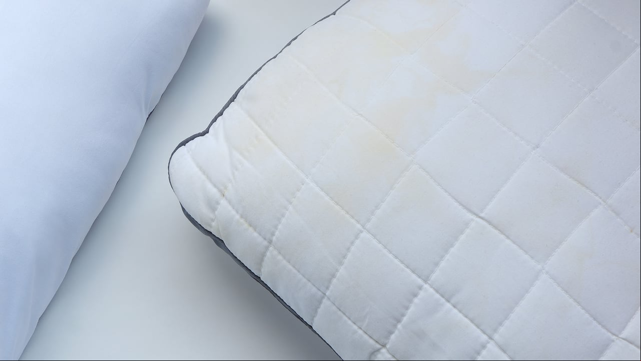 Manchas en la almohada