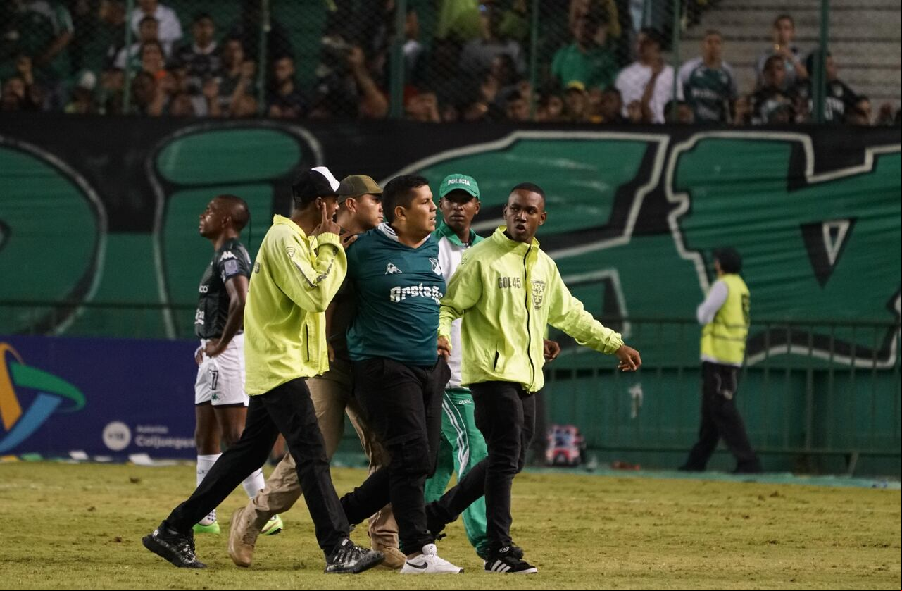 Disturbios en el estadio de palmaseca por la derrota del deportivo Cali frente al pasto