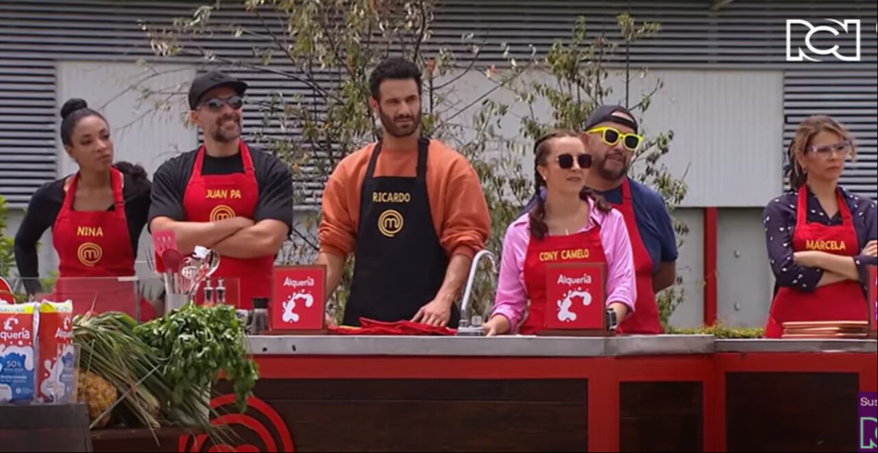 Las celebridades de MasterChef Celebrity enfrentaron un nuevo reto de campo, pero en el equipo rojo hubo un enfrentamiento.