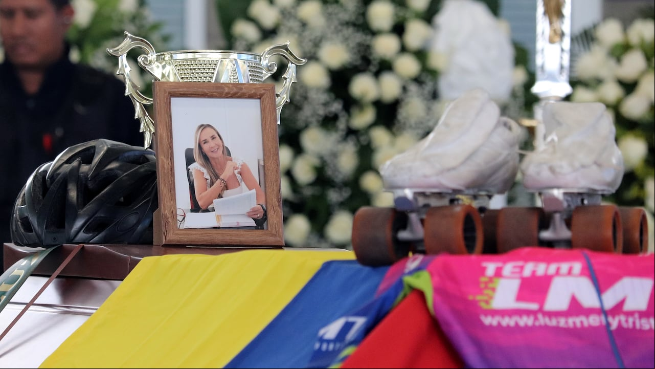 EN LE CENTRO DE EVENTOS LUZ MERY TRISTÁN SE CELEVRÓ EL FUNERAL DE LA EX CAMPONA MUNIDAL DE PATINAJE LUZ MERY TRISTÁN ASESINADA POR SU NOVIO. AL ACTO ASISTIERON SUS HIJOS.