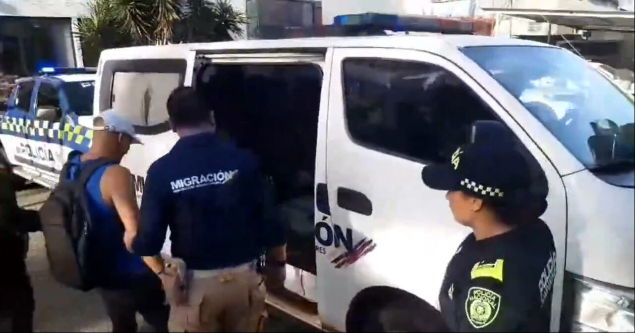 Luego de adelantado su proceso judicial el extranjero fue dejado a disposición de la autoridad migratoria para el proceso istrativo.