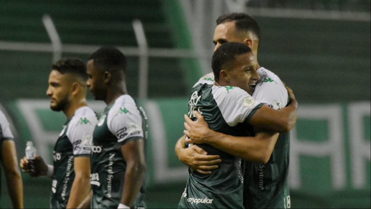 Imagen de la celebración del gol del Cali sobre el Huila, en el partido de la fecha 11 de la liga Betplay II-2023.