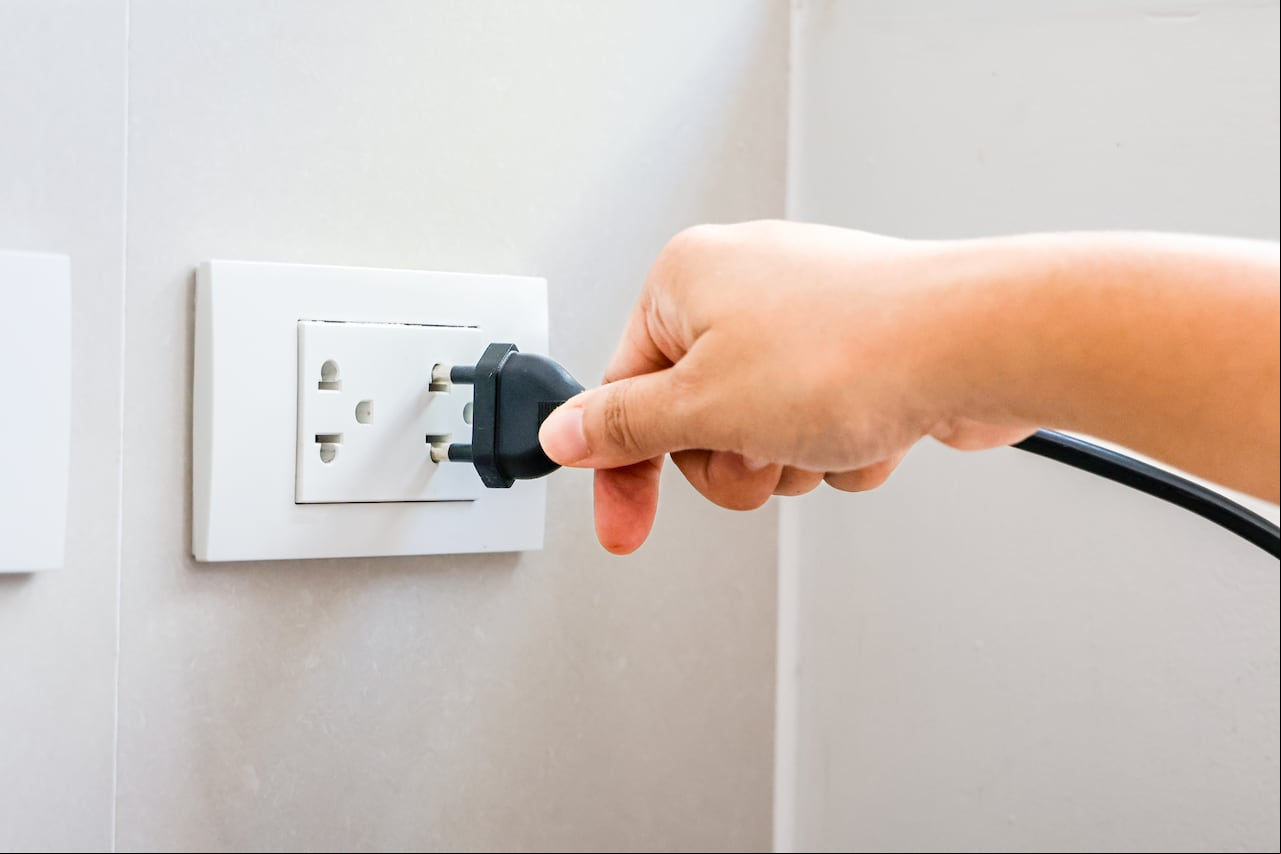Desconectar ciertos electrodomésticos por la noche es una práctica sencilla