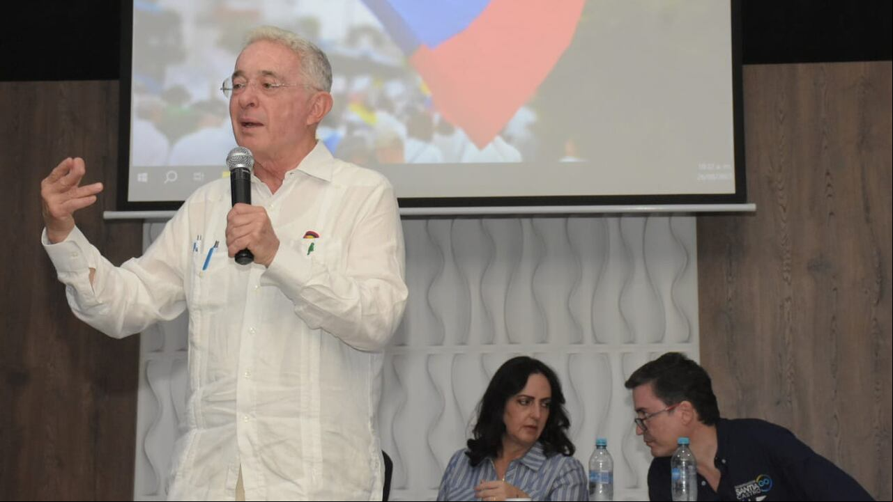 Visita Expresidente Álvaro Uribe a Santiago de Cali para la presentación de los candidatos por el Centro Democrático a las Elecciones Regionales.