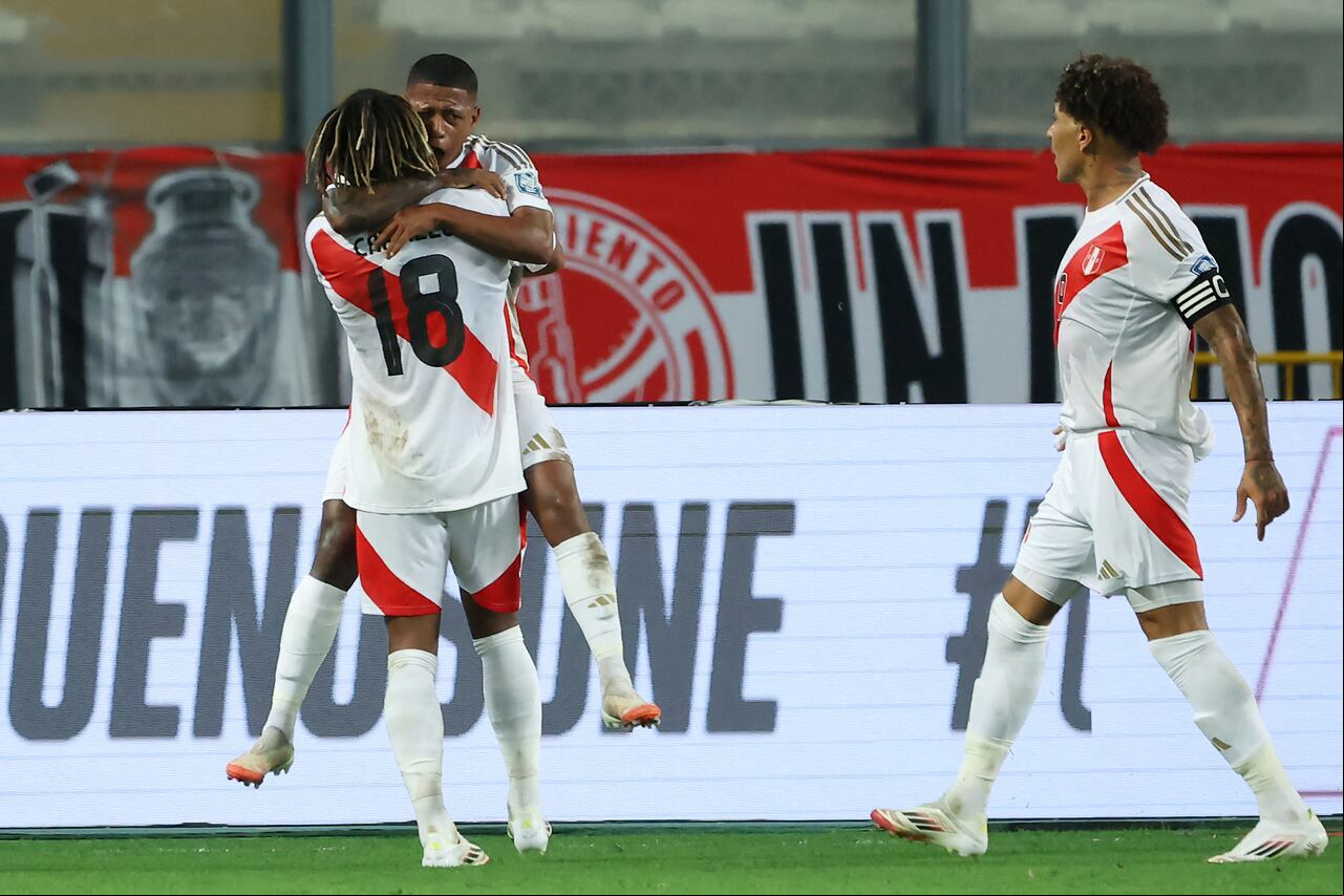 Perú derrotó a Bolivia y da respiro en la Eliminatoria