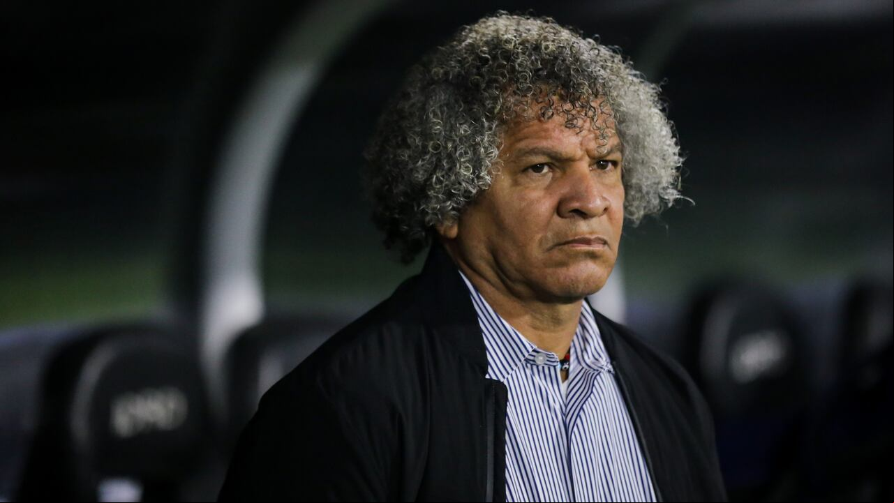 Alberto Gamero no estuvo conforme con la cantidad de amarillas para su equipo.