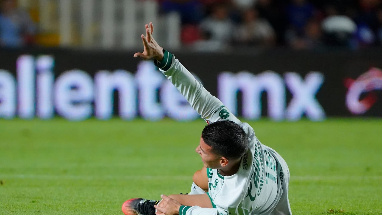 QUERETARO, MEXICO - APRIL 4: James Rodriguez of Leon lies on the pitch during the 14th round match between Queretaro and Leon as part of the Torneo Clausura 2025 Liga MX at La Corregidora Stadium on April 4, 2025 in Queretaro, Mexico. (Photo by Luis Cano/Jam Media/Getty Images)
