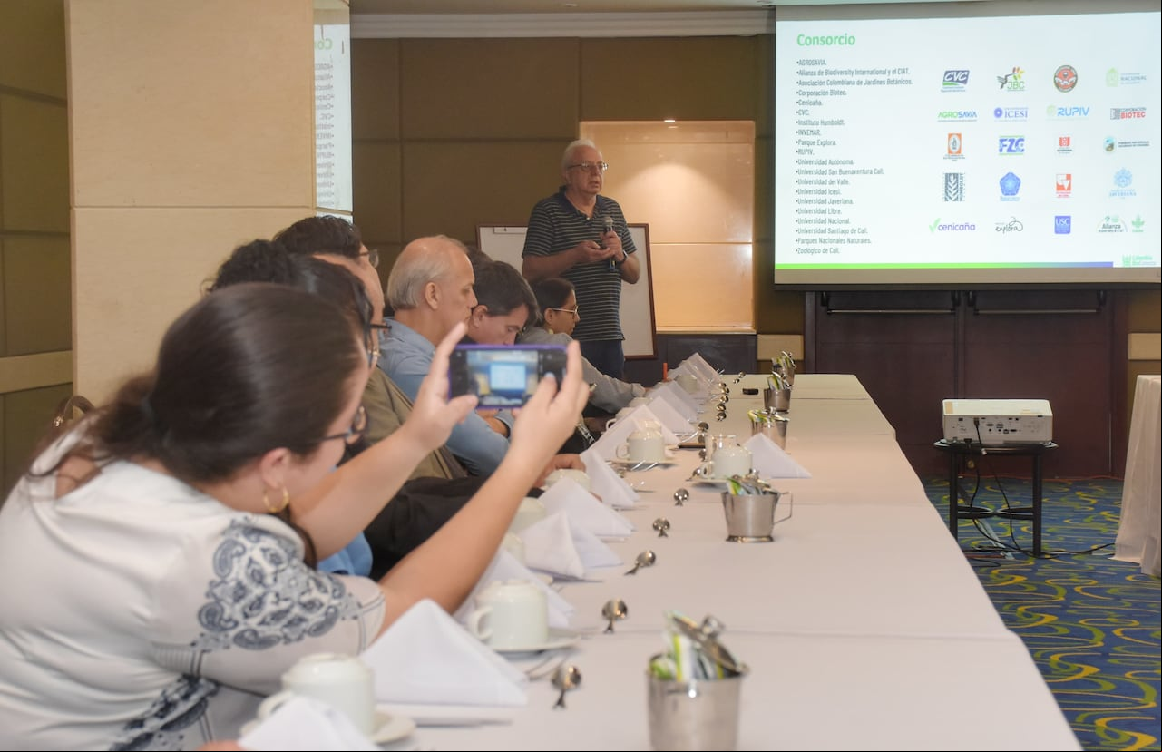 Desayuno de Presentación Colombia Bioconecta- Consorcio Digital de Instituciones Académicas, Científicas y de Medio Ambiente del Valle del Cauca.