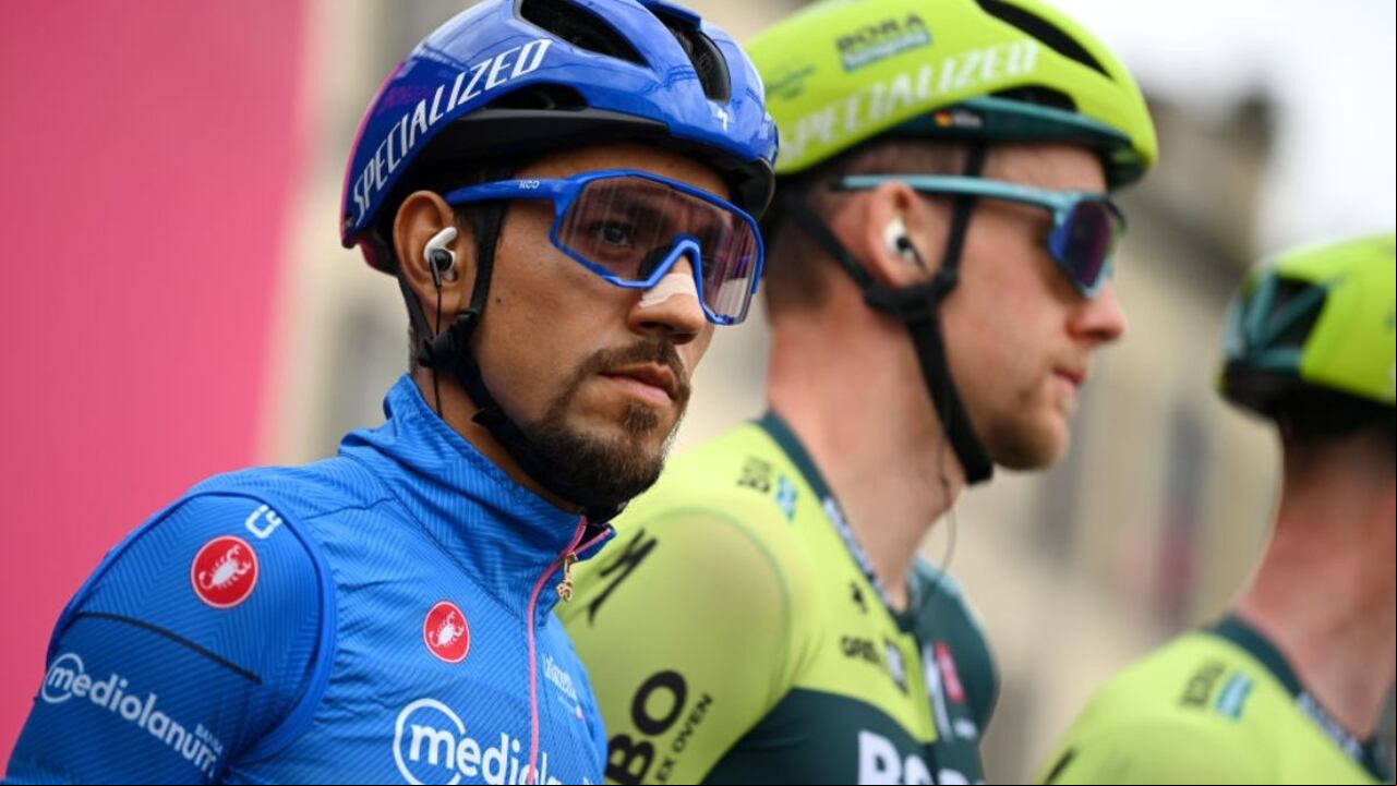 Daniel Martínez sigue siendo el mejor colombiano en el Giro de Italia.