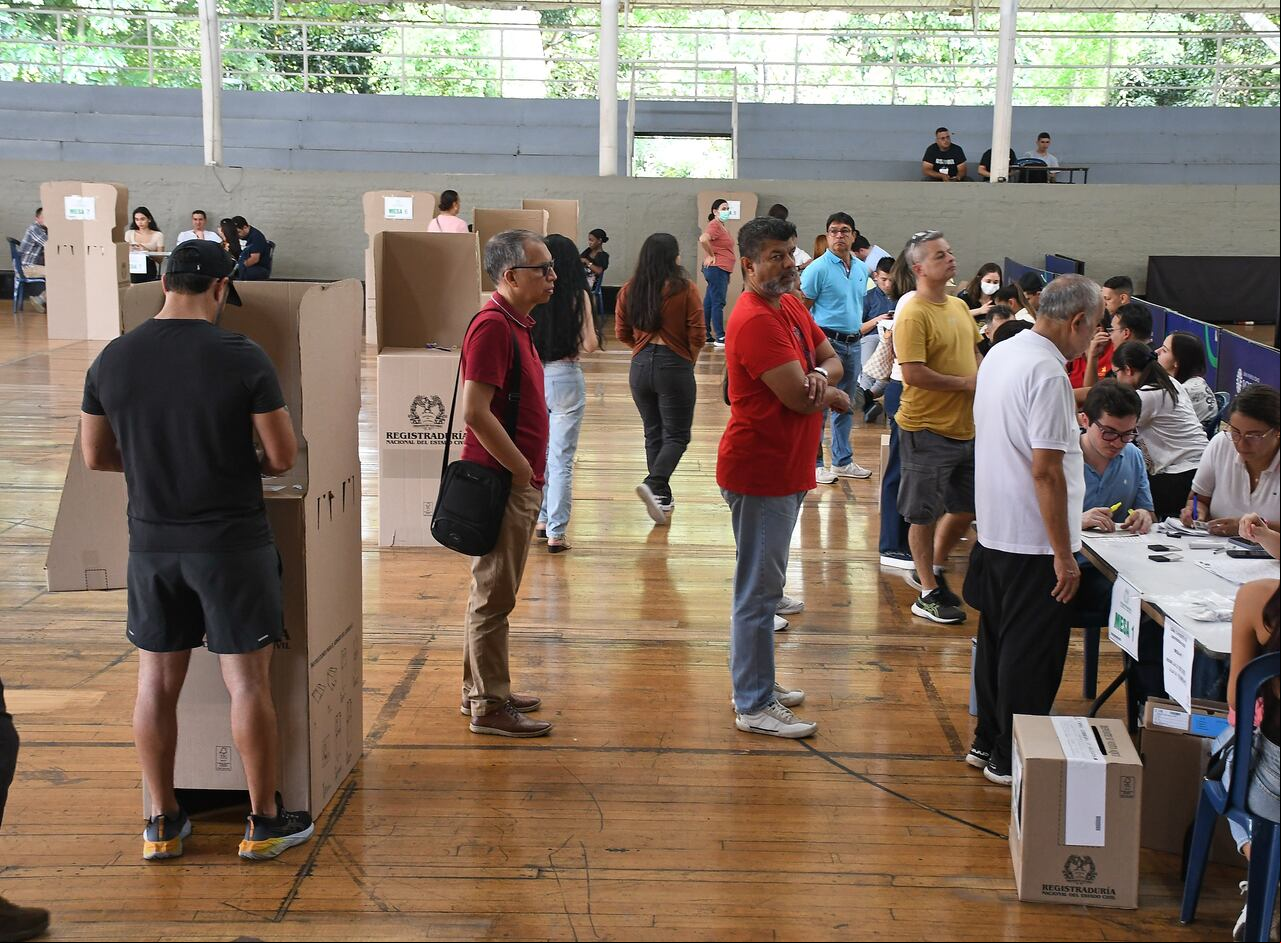 Cali: Con poca asistencia de votantes se realizó este domingo, 24 de agosto, la consulta popular para decidir la creación del Área Metropolitana del Sur occidente (AMSO). Foto José L Guzmán. El País