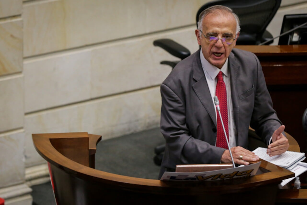 Debate de Control Político del Ministro de Defensa Iván Velázquez que fue solicitado por el partido político Cambio Radical, en el Senado de la República.