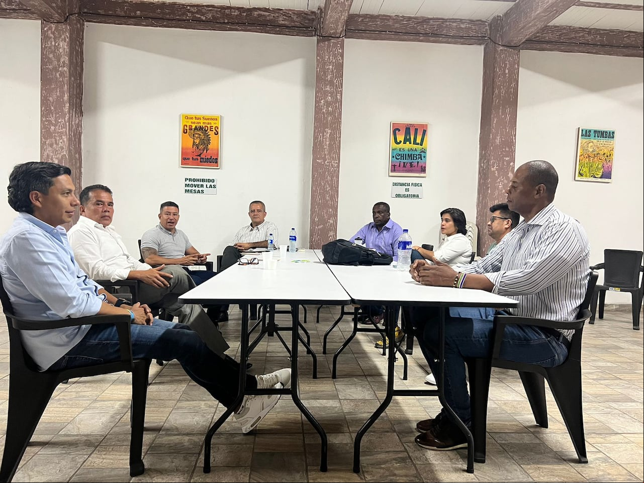 Juana Peláez, Elmer Montaña, Nelinton Ramos, Danis Rentería, Jorge I. Vélez y Edilson Huérfano, aspirantes por el Pacto, a los que se sumó Deninson Mendoza, de Independientes. David Millán también fue a la reunión.