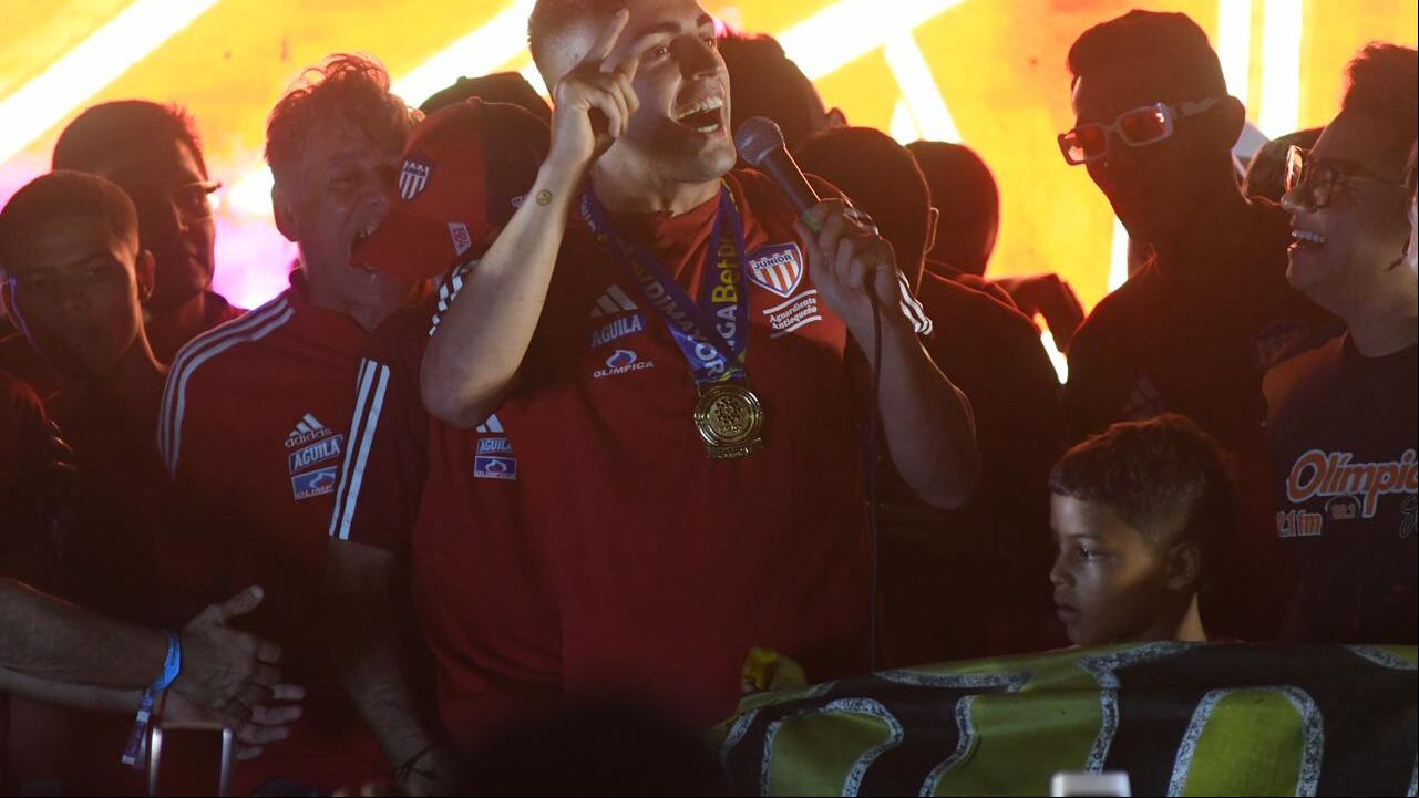 Jugadores del Junior celebraron la obtención del título junto a los hinchas en la Ventana de Campeones